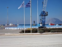 Πάτρα: Τι είναι τα εκατοντάδες τσουβάλια...