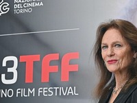 Η αγέραστη σταρ Ζακλίν Μπισέ τιμήθηκε στ...