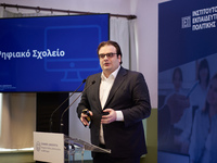 Άρθρο του Κυριάκου Πιερρακάκη στο thebes...