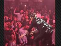 Νίνο: Παραλίγο να του φύγει το μικρόφωνο...