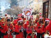 ΚΑΛΑΒΡΥΤΑ: Η Φιλαρμονική έδωσε τον εορταστικό τόνο