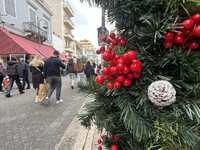 Παραμονή Χριστουγέννων στην Πάτρα: Aνοικ...
