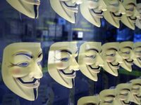 Οι Anonymous κήρυξαν κυβερνοπόλεμο στη Ρ...