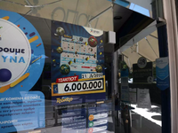 Στην Πάτρα το «χρυσό» δελτίο του τζόκερ ...