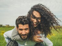 Τα 3 ζώδια που θα δουν βελτίωση στις σχέ...