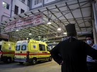 Μονή Πετράκη: Τους έσωσαν οι μάσκες και ...