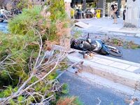 Νεκρός οδηγός μηχανής που καταπλακώθηκε ...