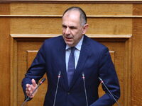 Στην αντεπίθεση ο Γεραπετρίτης: «Εθνικό ...