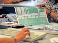 ΑΑΔΕ: Έρχονται αυτόματα πρόστιμα για εκπ...