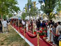 Πλήθος πιστών στον εορτασμό του Αγίου Τα...