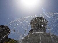 Καύσωνας Κλέων: Τι θα είναι κλειστό την Παρασκευή