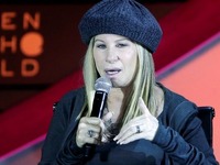 Μπάρμπρα Στρέιζαντ σε Τζένιφερ Άνιστον: ...