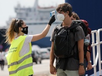 Κορωνοϊός: Η «σιωπηλή» διασπορά από τους...