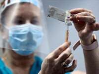 Τουλάχιστον 7 ιστοσελίδες και προφίλ στα...