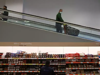 Πρεμιέρα σήμερα για το καλάθι του νοικοκ...