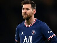 Με… πιτζάμα αξίας 900 ευρώ φωτογραφήθηκε...