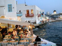 Μύκονος: "Λουκέτο" λόγω κρουσμ...