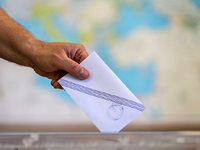 Δημοσκόπηση: Η διαφορά ΝΔ και ΠΑΣΟΚ - Αυ...