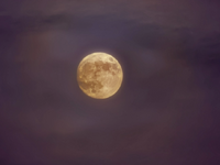 Ροζ πανσέληνος απόψε: Μύθος ή αλήθεια ότ...