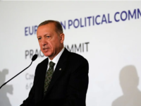 Κλιμακώνει τις απειλές από ευρωπαϊκό έδα...