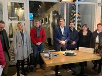 Πλήθος κόσμου στην κοπή της πίτας του σπιράλ- ΦΩΤΟ