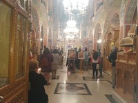 Πλήθος κόσμου στις εκκλησίες της Πάτρας ...