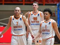 Ο Προμηθέας με Μπουργκ στο πρώτο νοκ άου...