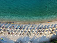 Αιγιάλεια: Ξήλωσαν 3.000 τραπεζοκαθίσματ...