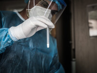 Κορωνοϊός: «Πιθανό να προκαλέσει ανοσιακ...