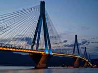 Ημέρα της Ευρώπης: Φωταγωγήθηκε η Γέφυρα...