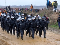 Γερμανία: Επεισόδια διαδηλωτών - αστυνομ...