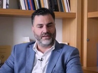 Σπύρος Σκιαδαρέσης: "Να έχετε καλές...