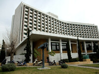 Hilton: Κλείνει σήμερα μετά από 58 χρόνι...