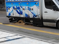 Πάτρα: Το φορτηγό "ρίζωσε" στο...
