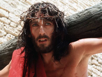 Από Θείες Λειτουργίες μέχρι ταινίες: Ο τ...