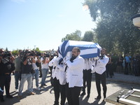 Κηδεία Περικλή Στεφανίδη: Το τελευταίο α...