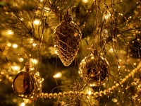  Ρεύμα: Πόσο «καίνε» τα χριστουγεννιάτικ...