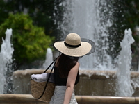 Καιρός: Υποχωρούν οι άνεμοι, στα ύψη ο υ...