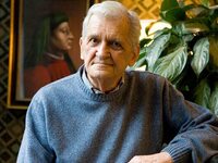 Ο ποιητής Τίτος Πατρίκιος Επίτιμος Διδάκ...