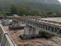 Την επίσπευση των εργασιών αποκατάστασης...