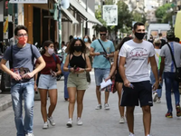 Τα covid pass φεύγουν, οι μάσκες μένουν:...