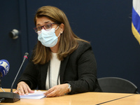 Β. Παπαευαγγέλου: Ο ιός συνεχίζει να κυκ...