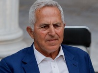 Το sms του Αποστολάκη στο Μαξίμου πριν τ...