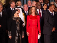 Ράνια της Ιορδανίας: Μάγεψε τα φλας με κ...