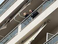 Πάτρα: Ο αέρας «ξήλωσε» τζάμι από μπαλκό...