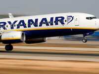 Η πτήση της Ryanair απογειώθηκε από το Μ...