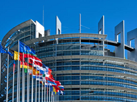 Το Ευρωκοινοβούλιο «παγώνει» την εμπορικ...