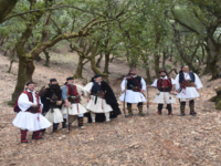 Πάτρα:Γέμισε φουστανελάδες ο Ομπλός για ...