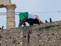 Προσήχθησαν 12 άτομα της Νέας Αριστεράς ...