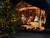 «Άρτος αγάπης» για 2.000 ανθρώπους- Η α...